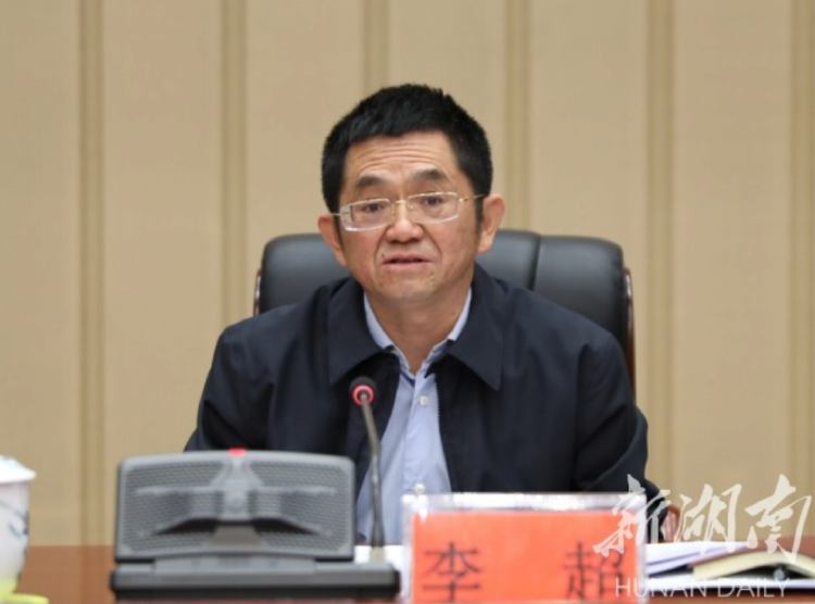 為逃避查處，市紀委原書記結交政治騙子，被騙巨額財產