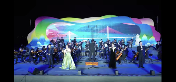 歌聲磅礴 縈繞湖畔。 開州宣傳部供圖 華龍網(wǎng)發(fā)